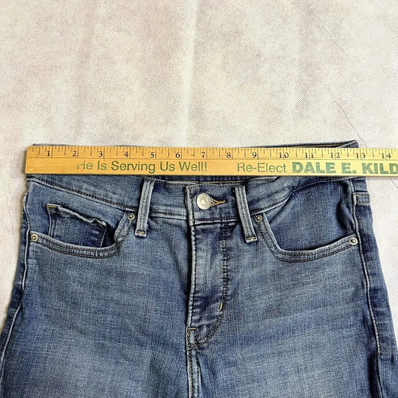 Levis 311 Shaping Skinny Embroidered High Rise Jeans Size 26‎ - Picture 8 of 10